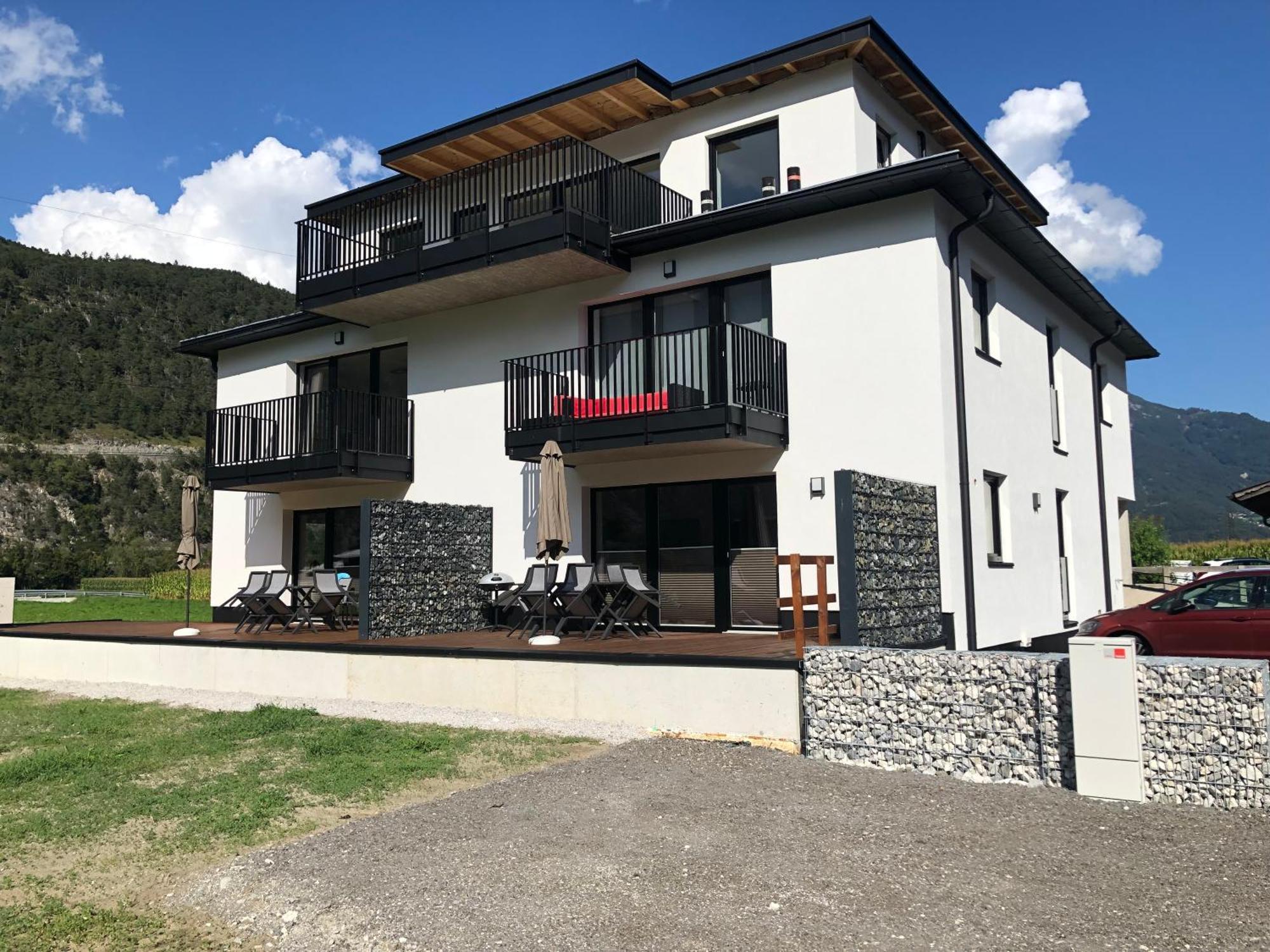 Deluxefort Fuer 10 Gaeste Mit Eigenem Whirlpool Und Fasssauna Imst Exterior foto